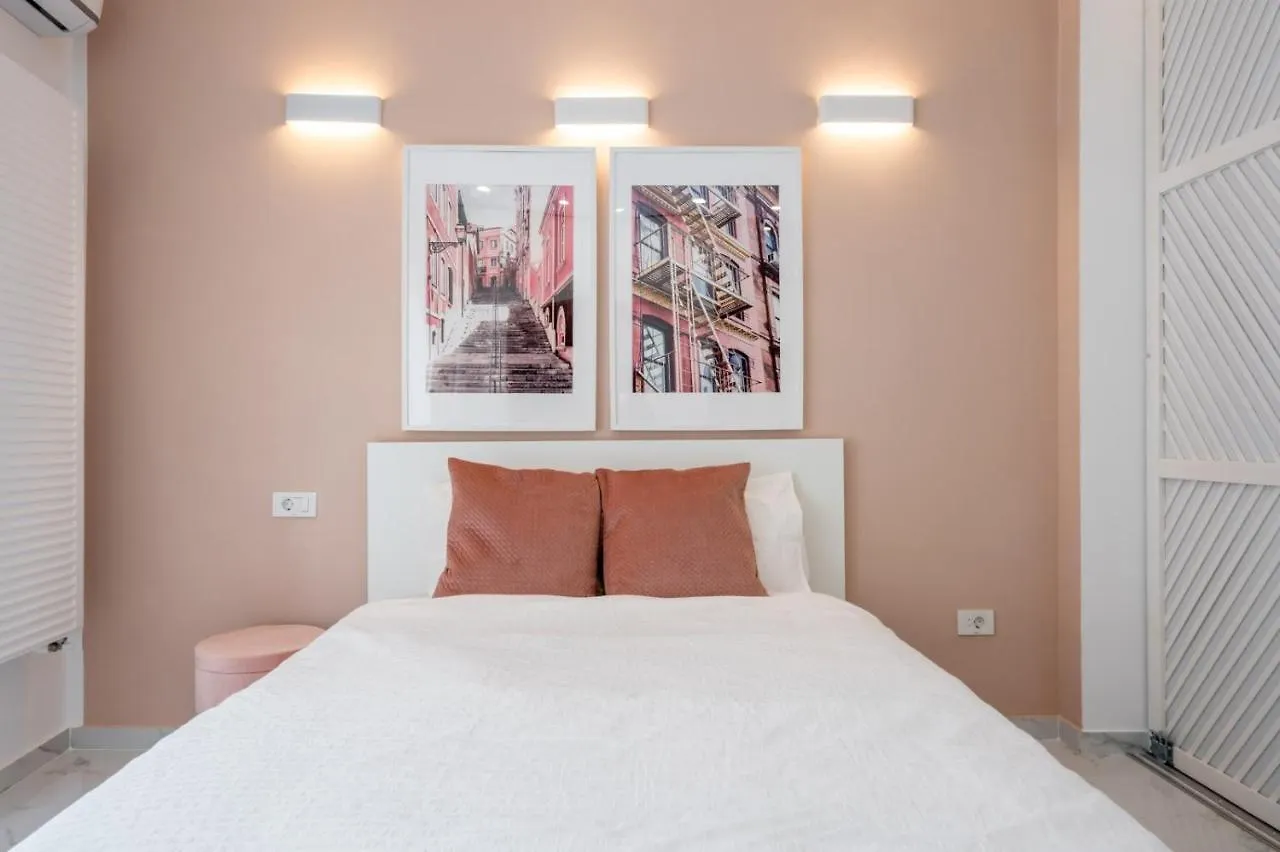 Fantastic City Center Apartment Bucharest