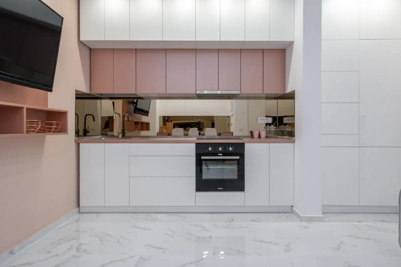 Fantastic City Center Apartment Bucharest
