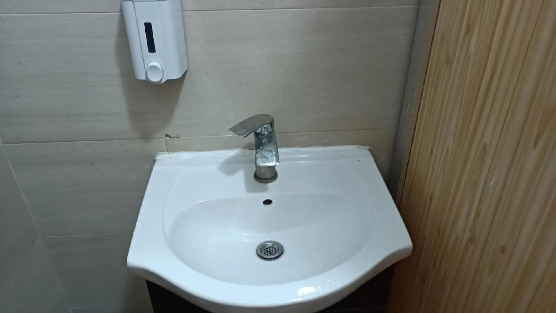Fantastic City Center Apartment Bucharest 0*,
